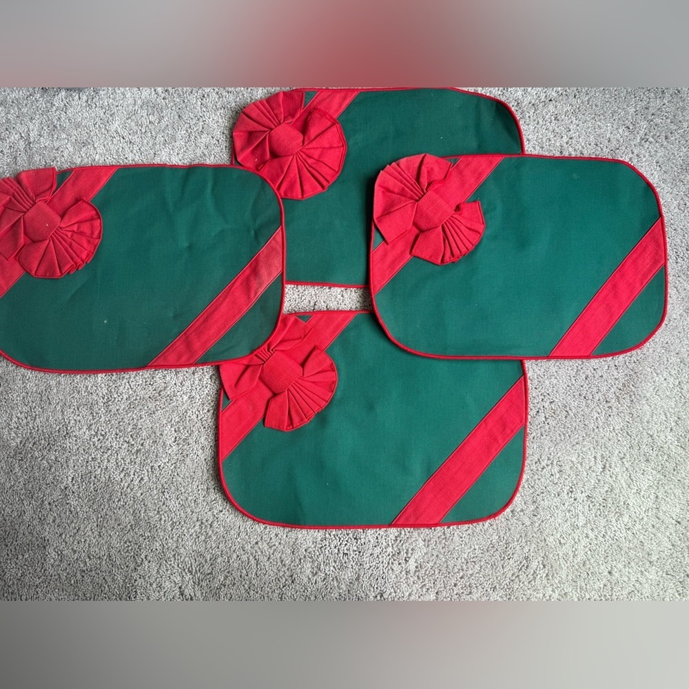 Vintage Christmas bow red and green placemats retro home decor